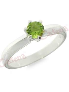 Ασημένιο δαχτυλίδι επιπλατινωμένο με πράσινη πέτρα ζιργκόν σε σχέδιο μονόπετρο