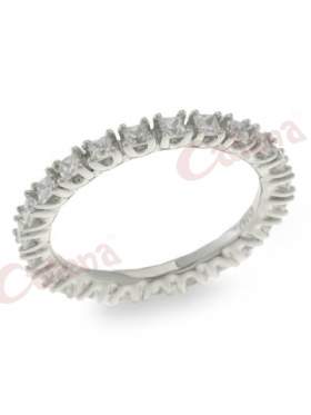 Δαχτυλίδι ασημένιο ολόβερο με στρογγυλές πέτρες ζιργκόν σε χρώμα λευκό με φινίρισμα λουστρέ επιπλατινωμένο 
