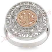 Ασημένιο δαχτυλίδι επιπλατινωμένο και ροζ χρυσό στο κέντρο με άσπρες πέτρες ζιργκόν σε ελεύθερο σχέδιο