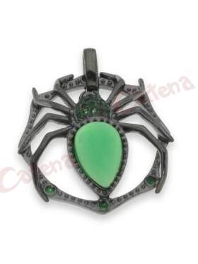 Μενταγιόν ασημένιο, επιπλατινωμένο, με μαύρο ρόδιο, σε σχέδιο αράχνη, στολισμένη με πράσινες πέτρες ζιργκόν