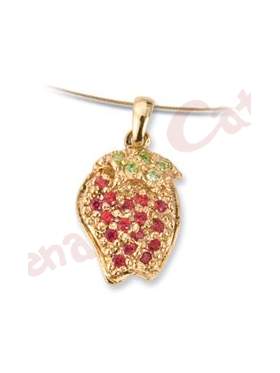 Μενταγιόν χρυσό με σχέδιο φράουλα στολισμένο με κόκκινες και πράσινες πέτρες ζιργκόν
