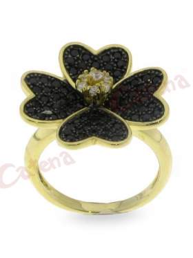 Ασημένιο δαχτυλίδι σε κίτρινο χρυσό με μαύρες και άσπρες πέτρες ζιργκόν σχέδιο λουλούδι