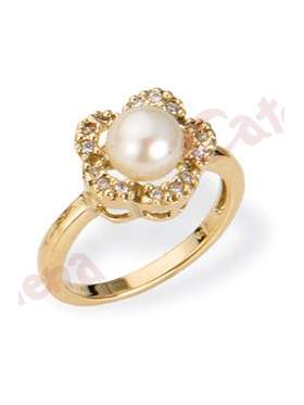 Δαχτυλίδι χρυσό στολισμένο με μαργαριτάρι και περιμετρικά άσπρες πέτρες ζιργκόν