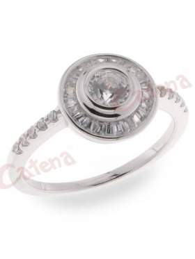 Δαχτυλίδι ασημένιο επιπλατινωμένο με κυκλικό σχήμα, με άσπρε πέτρες ζιργκόν με φινίρισμα λουστρέ